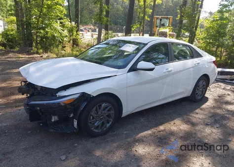 2024 Hyundai Elantra Sel z USA, uszkodzony, nr VIN KMHLM4DG0RU685649